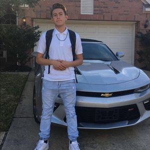 Meet your Posher, Elisha